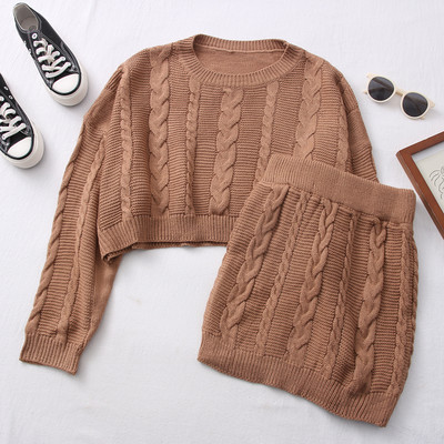 Πλεκτό γυναικείο σετ πουλόβερ και φούστα