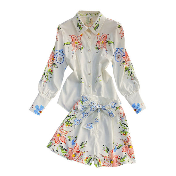 Naiste vabaaja komplekt lillemustriga kahes osas