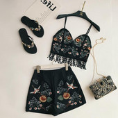 Új modell kétrészes női szett fehér és fekete hímzéssel