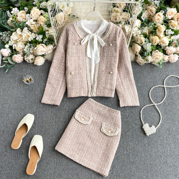 Стилен дамски комплект от три части -риза ,сако и пола