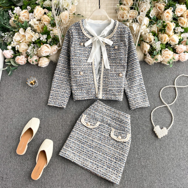 Стилен дамски комплект от три части -риза ,сако и пола