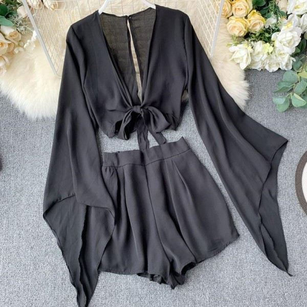 Női alkalmi szett - kétrészes blúz + rövidnadrág