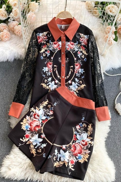 Moderan ženski set iz dva dijela sa cvjetićima