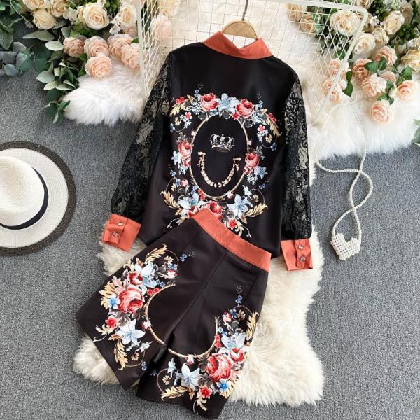 Moderan ženski set iz dva dijela sa cvjetićima