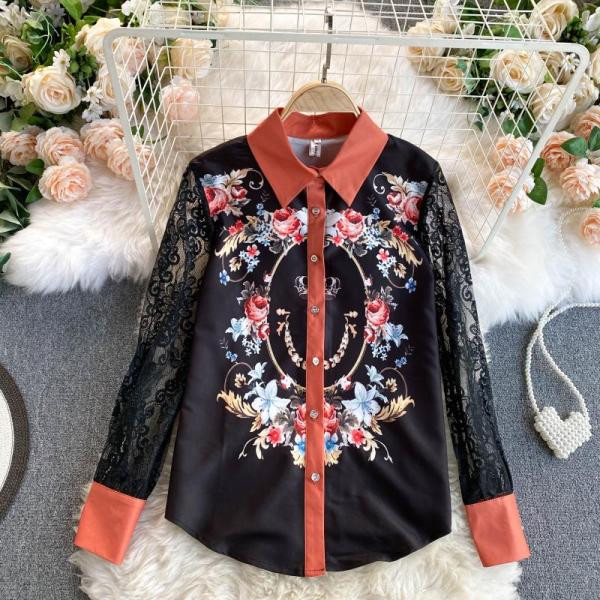 Moderan ženski set iz dva dijela sa cvjetićima