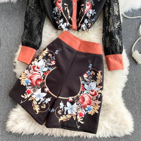 Moderan ženski set iz dva dijela sa cvjetićima