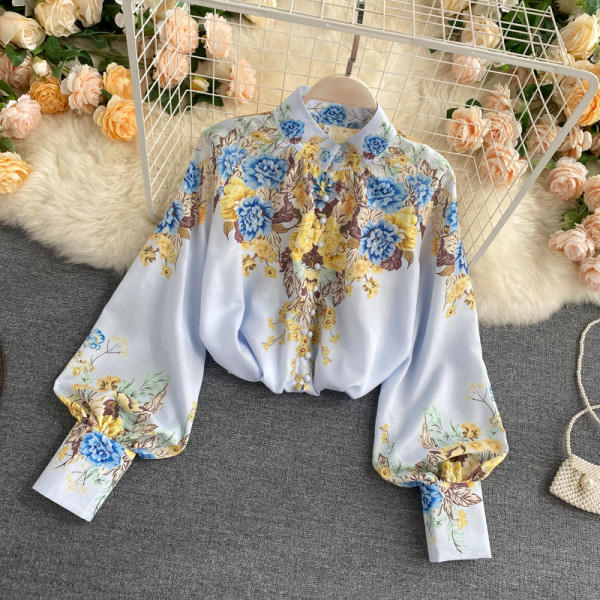 Stílusos női szett virágmintás szoknyával és inggel