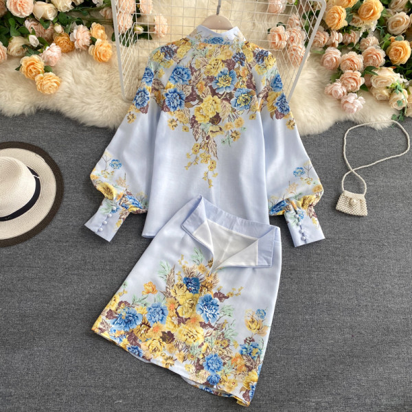 Stílusos női szett virágmintás szoknyával és inggel