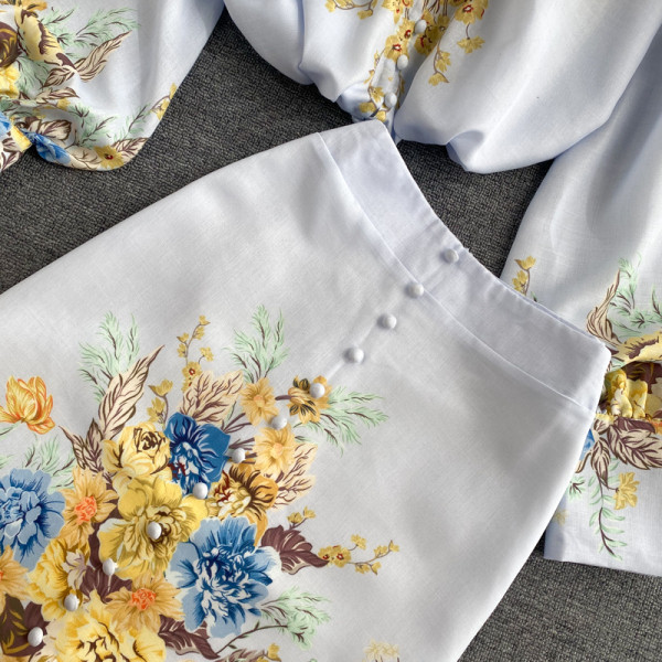 Stílusos női szett virágmintás szoknyával és inggel