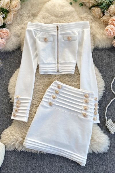 Moodne naiste kaheosaline nööpidega komplekt