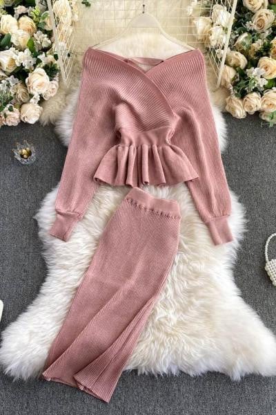 Jelenlegi női szett két részből - blúz és szoknya