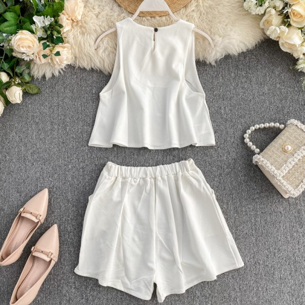 Dnevni ženski set majica bez rukava i kratke hlače