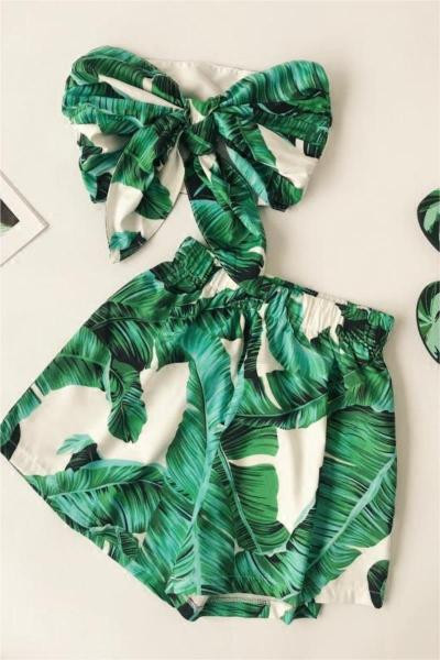 Värviline naiste komplekt kaheosalistest lühikestest pükstest ja rinnast