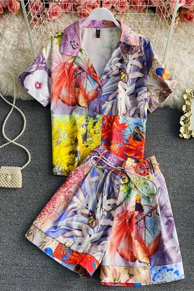 Női nyári szett színes mintával és övvel