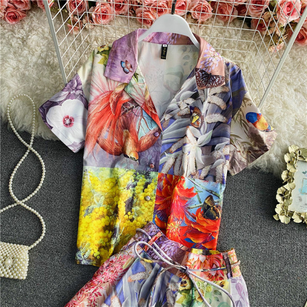 Női nyári szett színes mintával és övvel