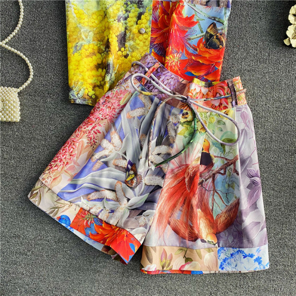 Női nyári szett színes mintával és övvel