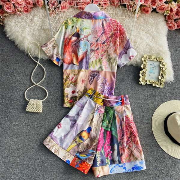 Női nyári szett színes mintával és övvel
