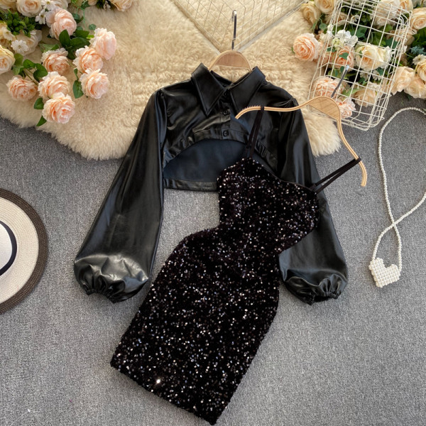 Moderan ženski komplet kratke košulje i haljine sa šljokicama