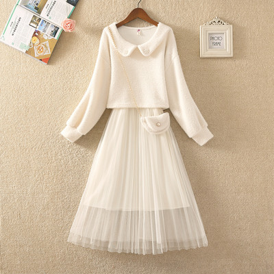 Μοντέρνο γυναικείο σετ σε διάφορα χρώματα