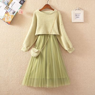 Μοντέρνο γυναικείο σετ σε διάφορα χρώματα