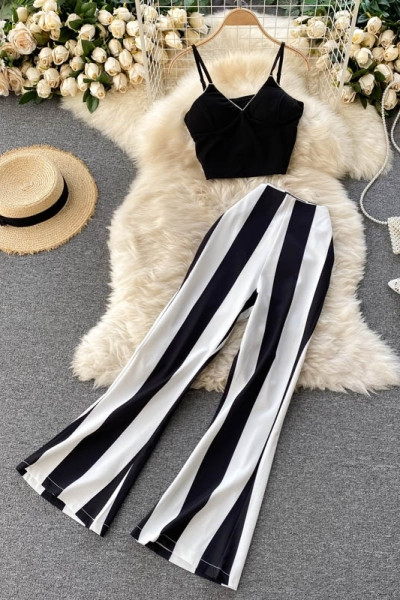 Naiste kõrge vöökohaga crop topi ja triibuliste pükste komplekt