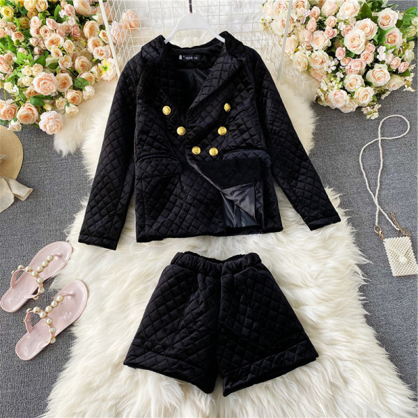 Γυναικείο χειμερινό σετ βελούδου σε μαύρο χρώμα