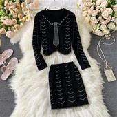 Ženski komplet u crnoj boji sa kamenčićima