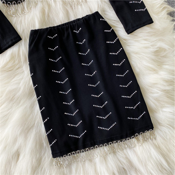 Ženski komplet u crnoj boji sa kamenčićima