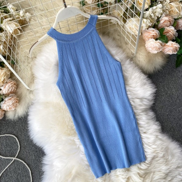 Дамски плетен комплект от потник и къси панталони