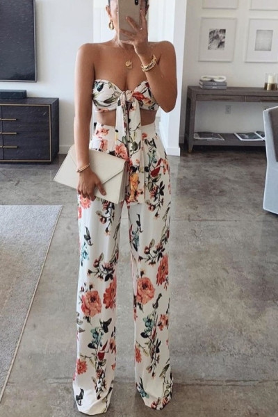 Modern nyári szett mellesebb és hosszú nadrágból, virágmintával