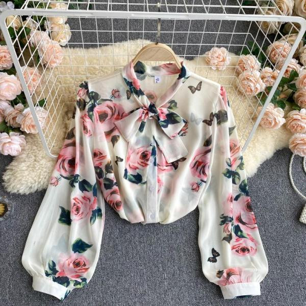 Γυναικείο σετ από δύο μέρη με λουλουδάτο μοτίβο