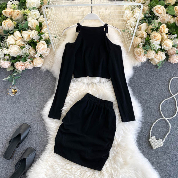 Fekete színű női szett - blúz csupasz váll és szoknyával