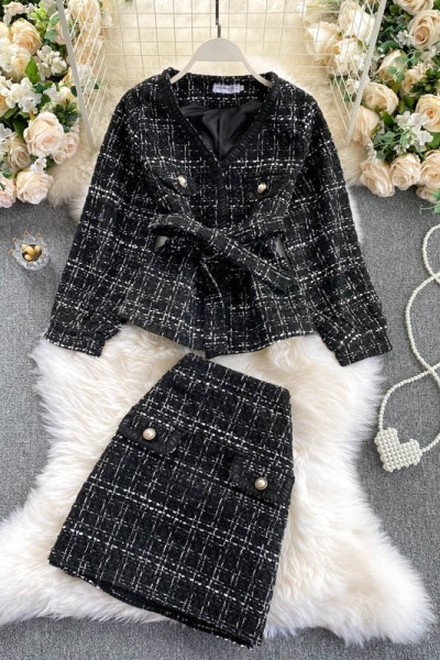 Retro modell női kabát és szoknya szett