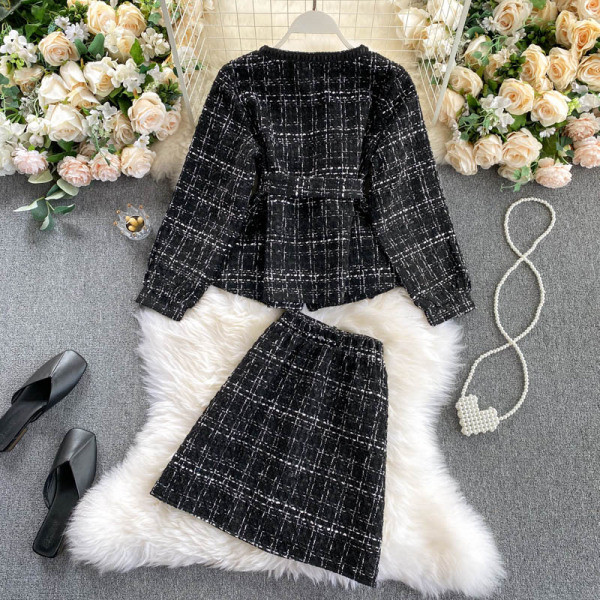 Retro modell női kabát és szoknya szett