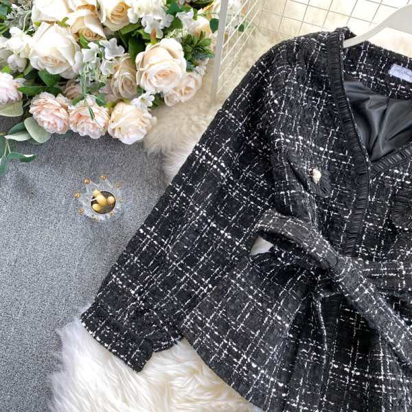 Retro modell női kabát és szoknya szett