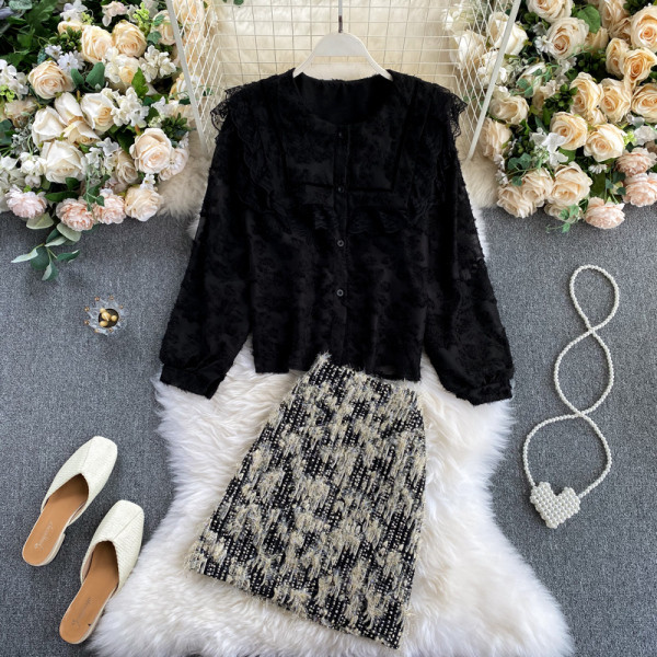 Stiilne naiste komplekt, mis sisaldab seelikut ja pitsiga särki