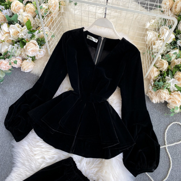 Moodne musta värvi sametist naiste komplekt