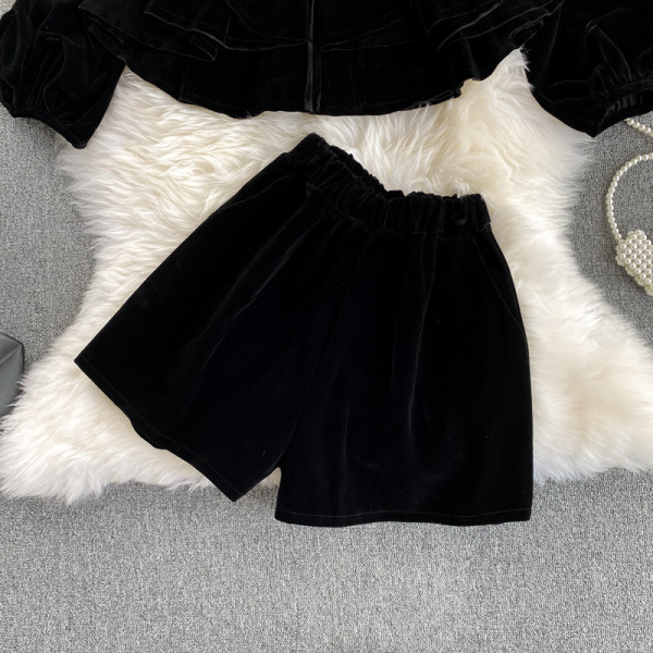 Moodne musta värvi sametist naiste komplekt