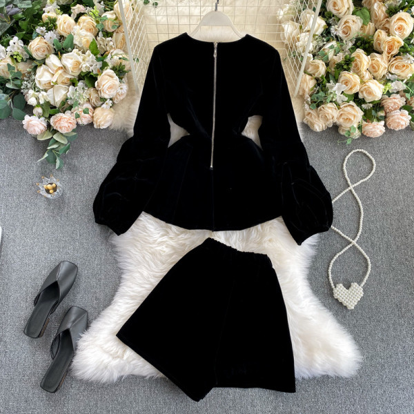 Moodne musta värvi sametist naiste komplekt