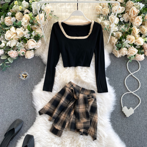 Moodne naiste komplekt-pluus ja seelik