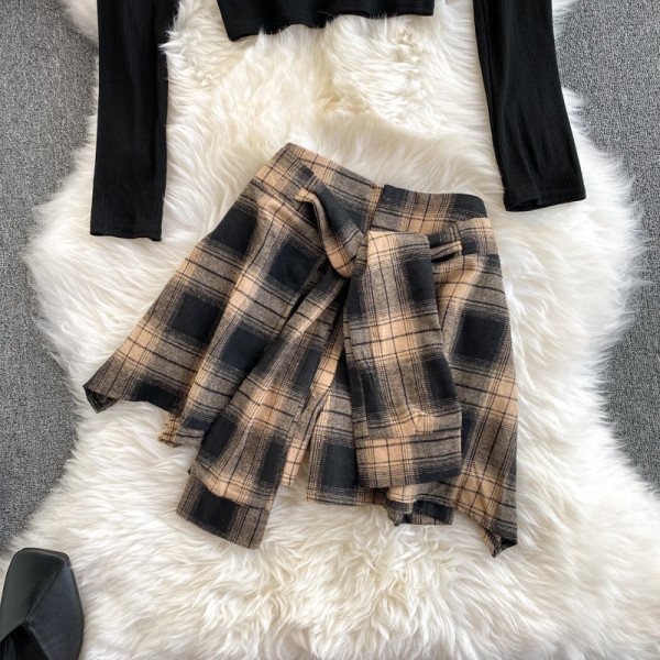 Moodne naiste komplekt-pluus ja seelik