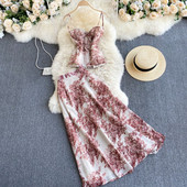 Női alkalmi szett vékony pántokkal és virágmintával