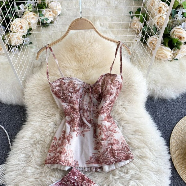 Női alkalmi szett vékony pántokkal és virágmintával