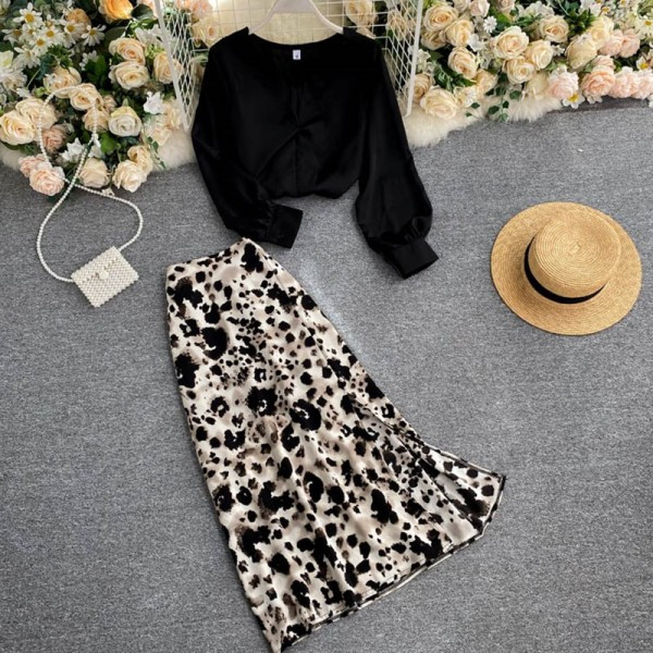 Γυναικεία σετ μπλούζα με μακριά μανίκια + φούστα