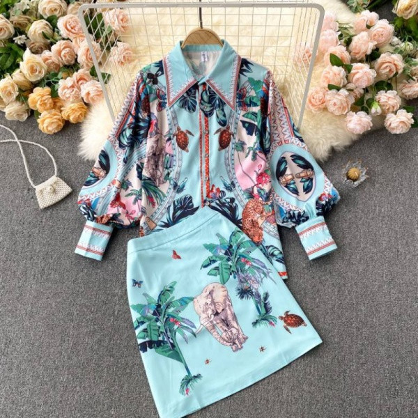 Női alkalmi szett színes mintával és klasszikus gallérral