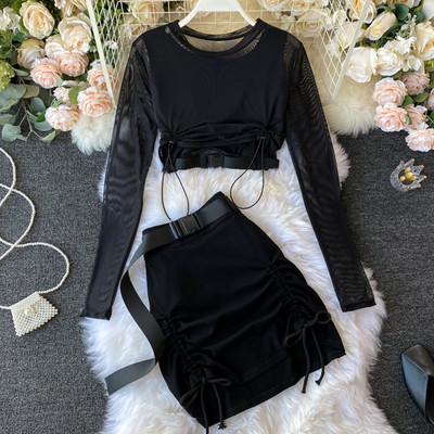 Καθημερινό γυναικείο σετ - μπλούζα  + φούστα σε μαύρο χρώμα