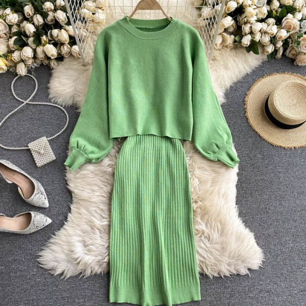 Naiste igapäevane kaheosaline roheline ja roosa kootud komplekt