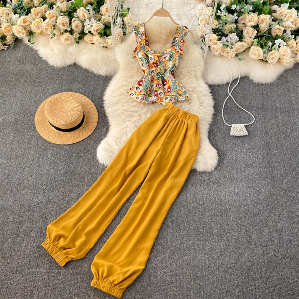 Moodne naiste komplekt - püksid ja topp