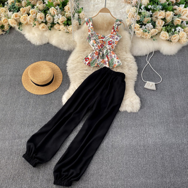 Moodne naiste komplekt - püksid ja topp