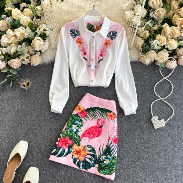 Värviline lillemotiividega naiste komplekt